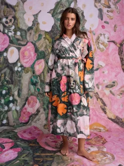 Pink Benjamin Macgregor Scene Print - Satin Dressing Gown