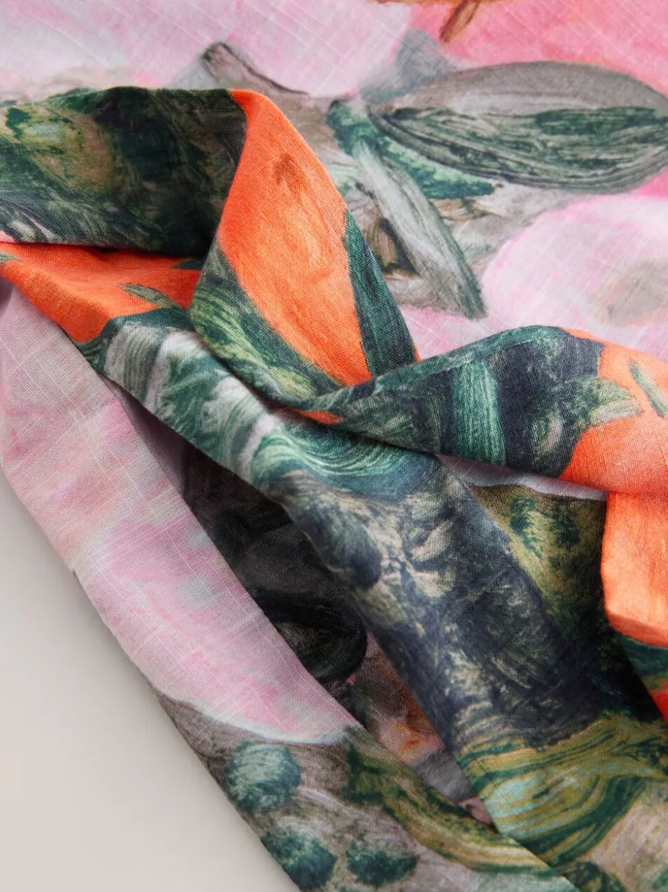 Pink Benjamin Macgregor Scene Print - Satin Dressing Gown