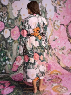 Pink Benjamin Macgregor Scene Print - Satin Dressing Gown