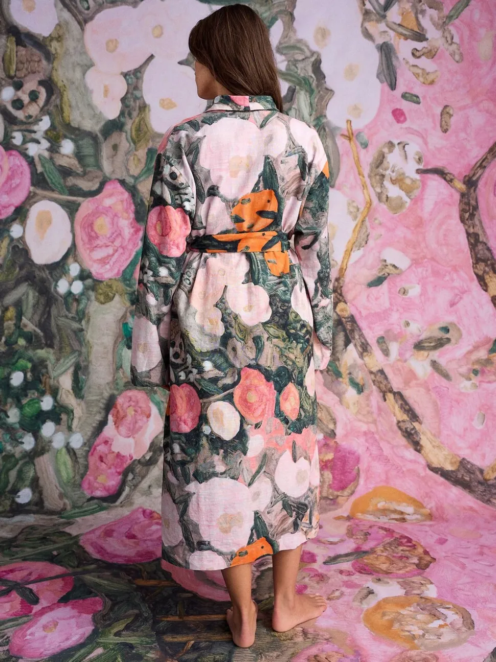 Pink Benjamin Macgregor Scene Print - Satin Dressing Gown
