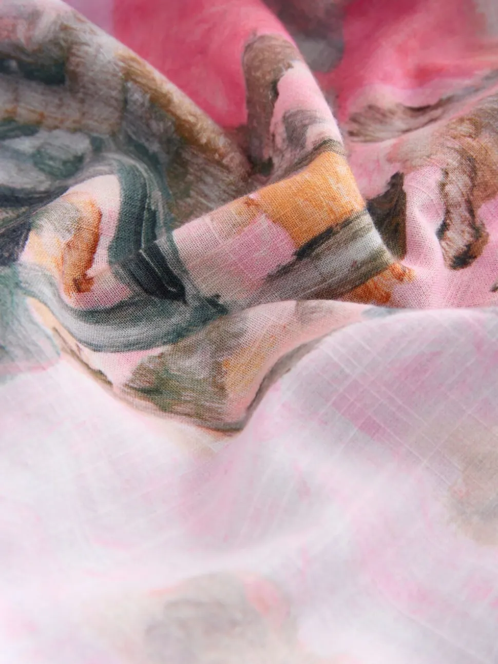 Pink Benjamin Macgregor Scene Print - Satin Dressing Gown