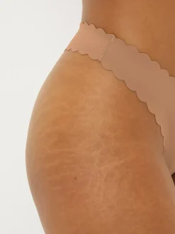 Praline nude - No VPL slipje met geschulpte rand