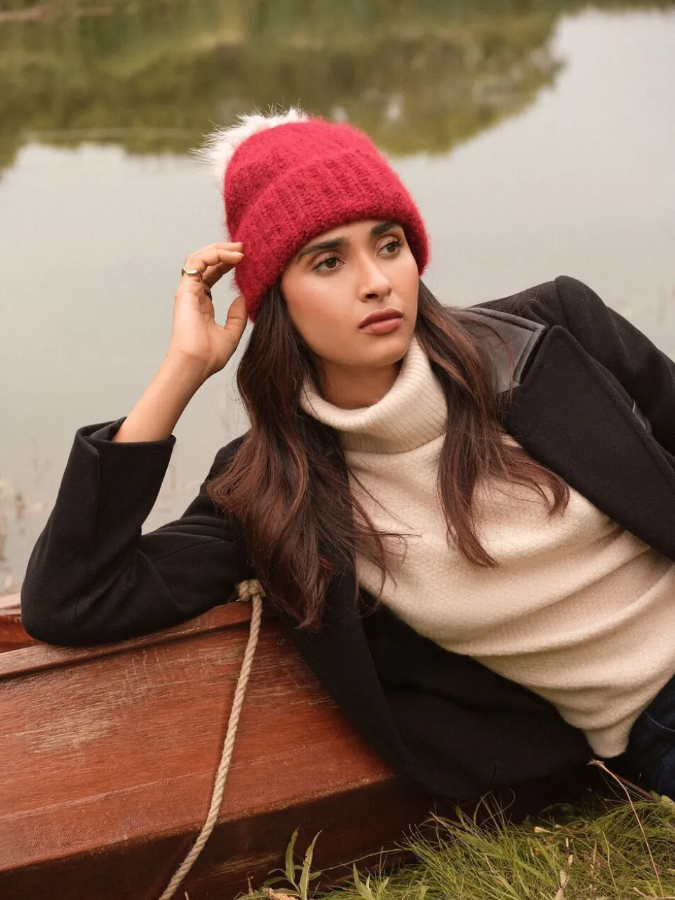 Red and Pink Constrast - Love & Roses Cosy Pom Hat