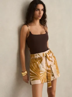 Reiss Avril Palm Print shorts met riem