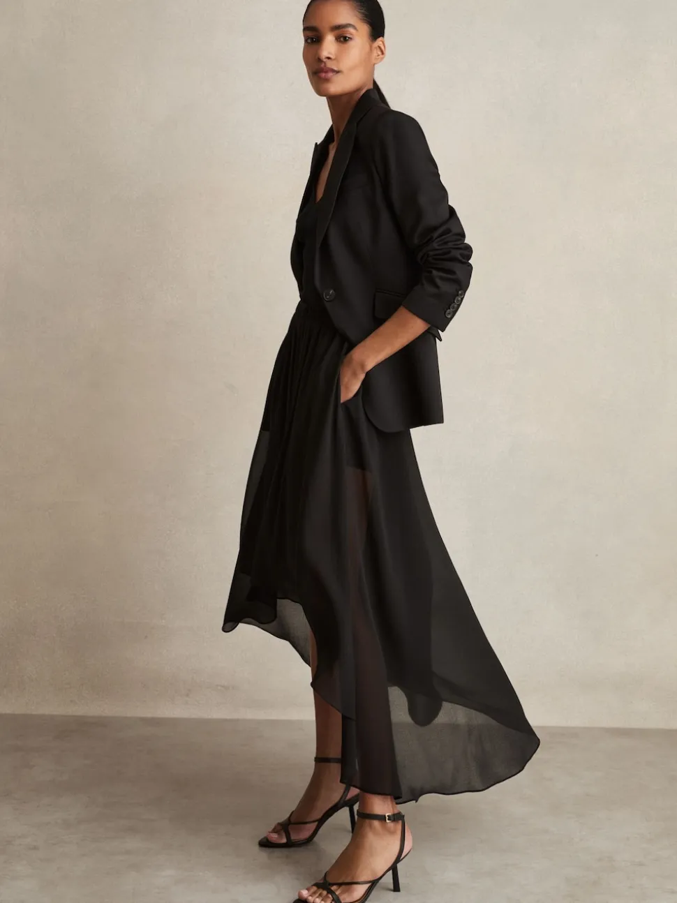 Reiss Lucie doorschijnende high-low short met bovenlaag