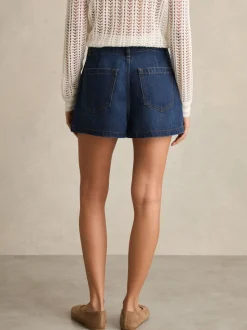 Reiss Raymond denim shorts met plooien