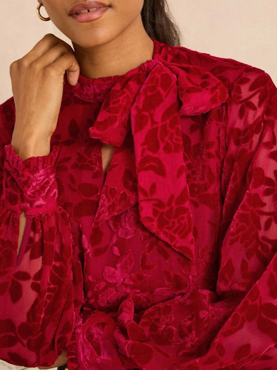 Rode fluweel Devoré - Love & Roses blouse met lange mouwen en striksluiting