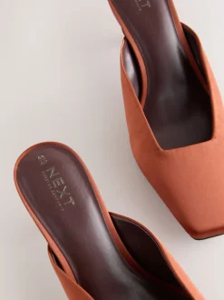 Roestbruin - Forever Comfort® Chisel Closed Toe Mules
