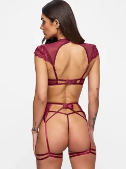 Rood - Ann Summers Zayna Lace Crotchless Set