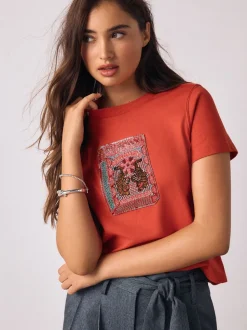 Rood - Embellished Match Box Short Sleeve Crew Neck Top