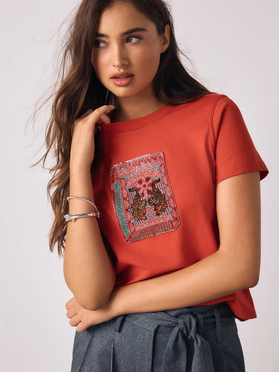 Rood - Embellished Match Box Short Sleeve Crew Neck Top