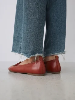 Rood - Forever Comfort® Tie Up Round Toe Ballet Flats
