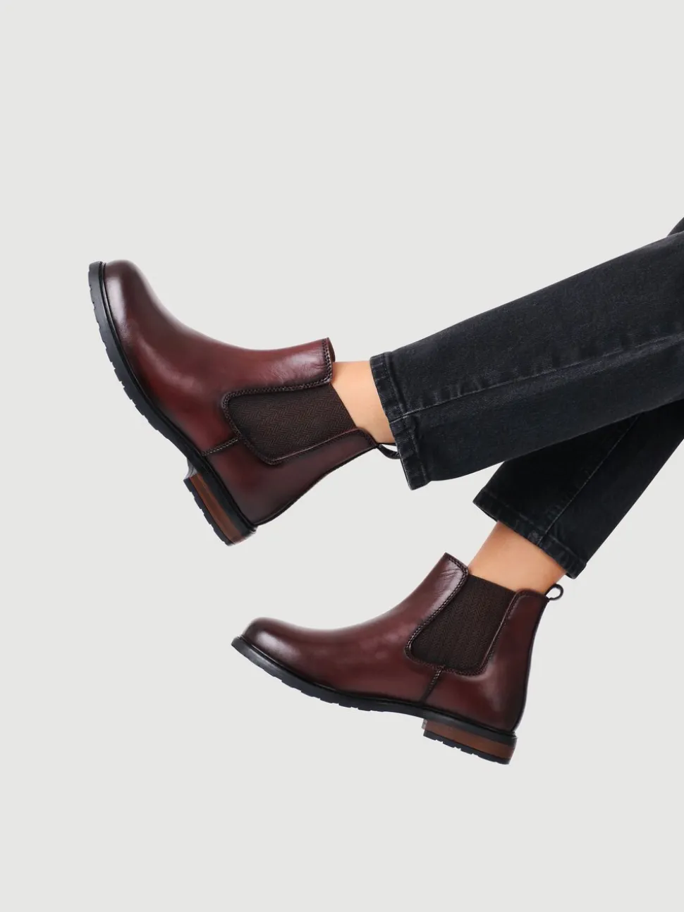Rood - Jones Bootmaker Mayah Leather Chelsea Boots