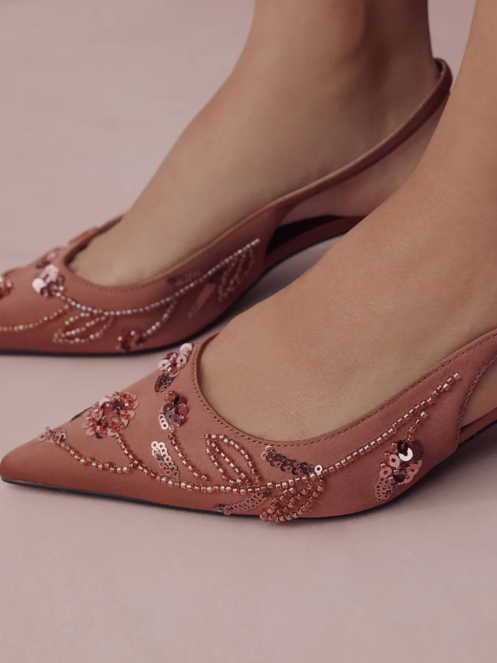Roze - Forever Comfort satijnen slingbacks met kralen en hakje