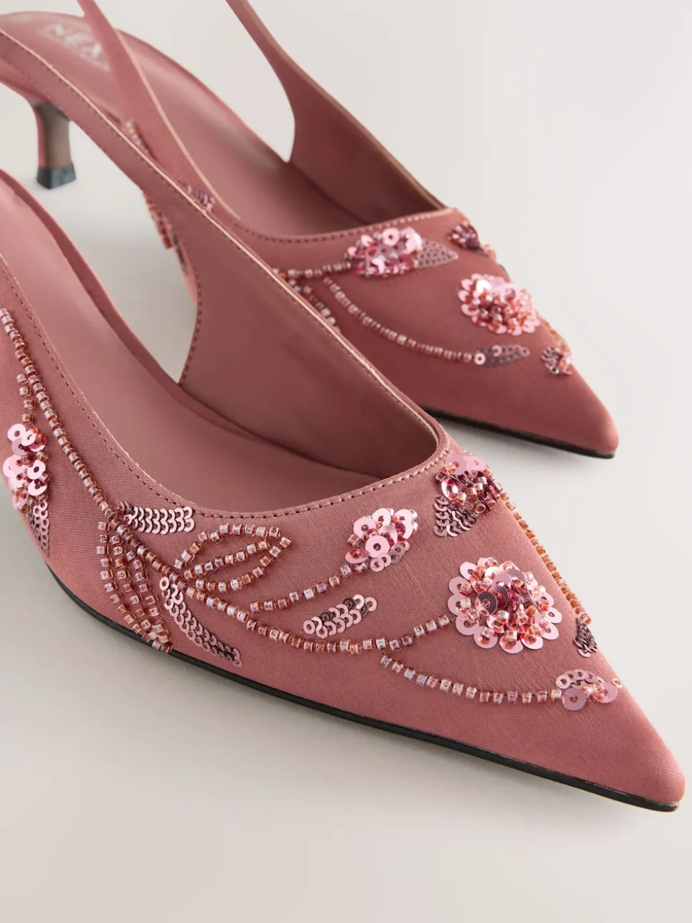 Roze - Forever Comfort satijnen slingbacks met kralen en hakje