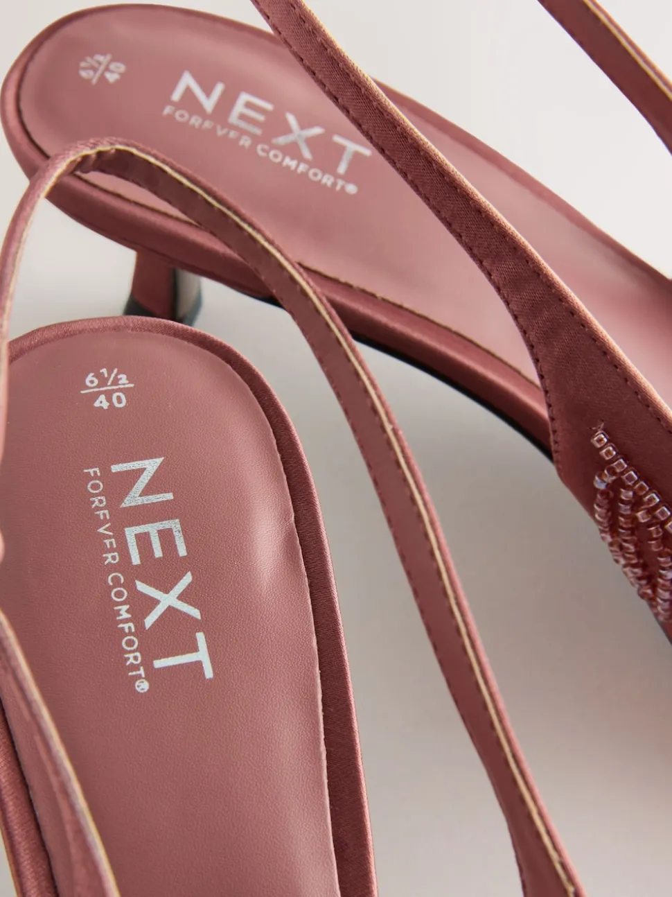 Roze - Forever Comfort satijnen slingbacks met kralen en hakje