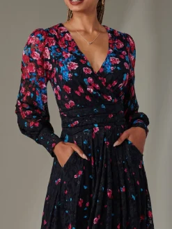 Roze - Jolie Moi Dalia lange kanten jurk met symmetrische print