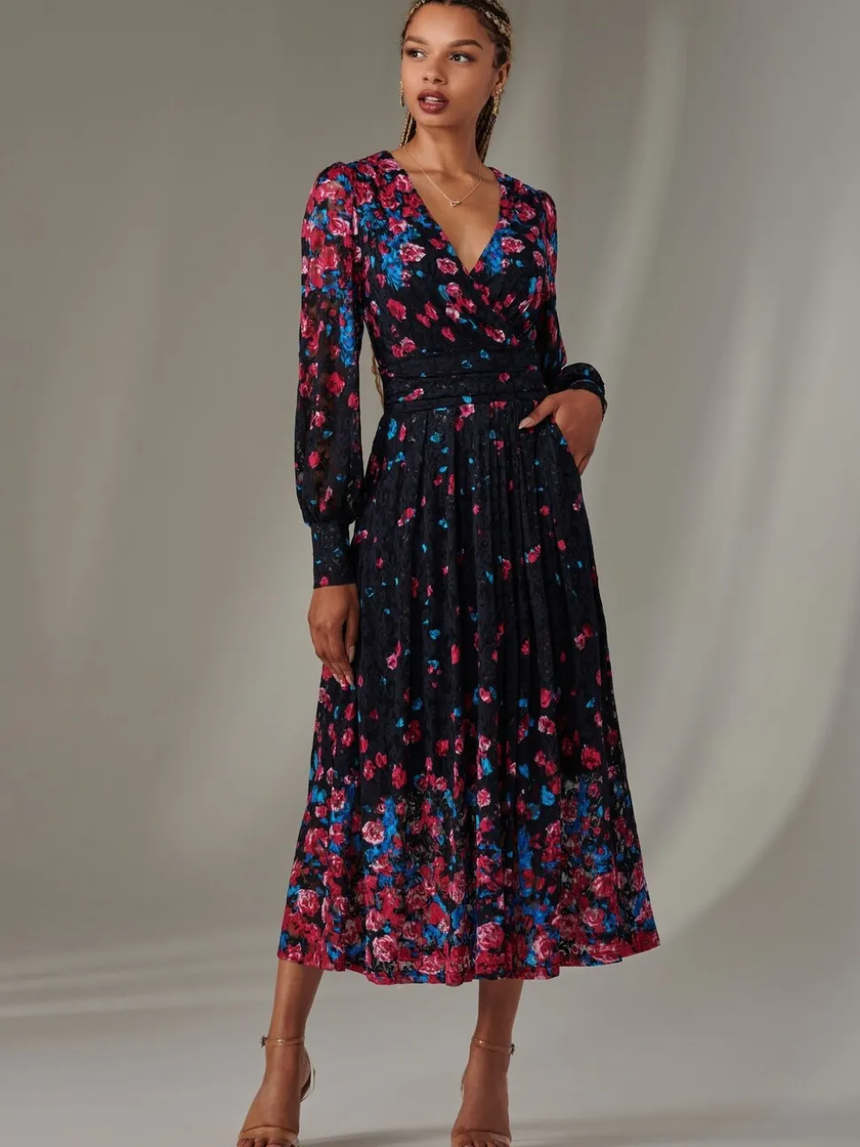 Roze - Jolie Moi Dalia lange kanten jurk met symmetrische print
