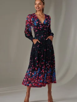 Roze - Jolie Moi Dalia lange kanten jurk met symmetrische print