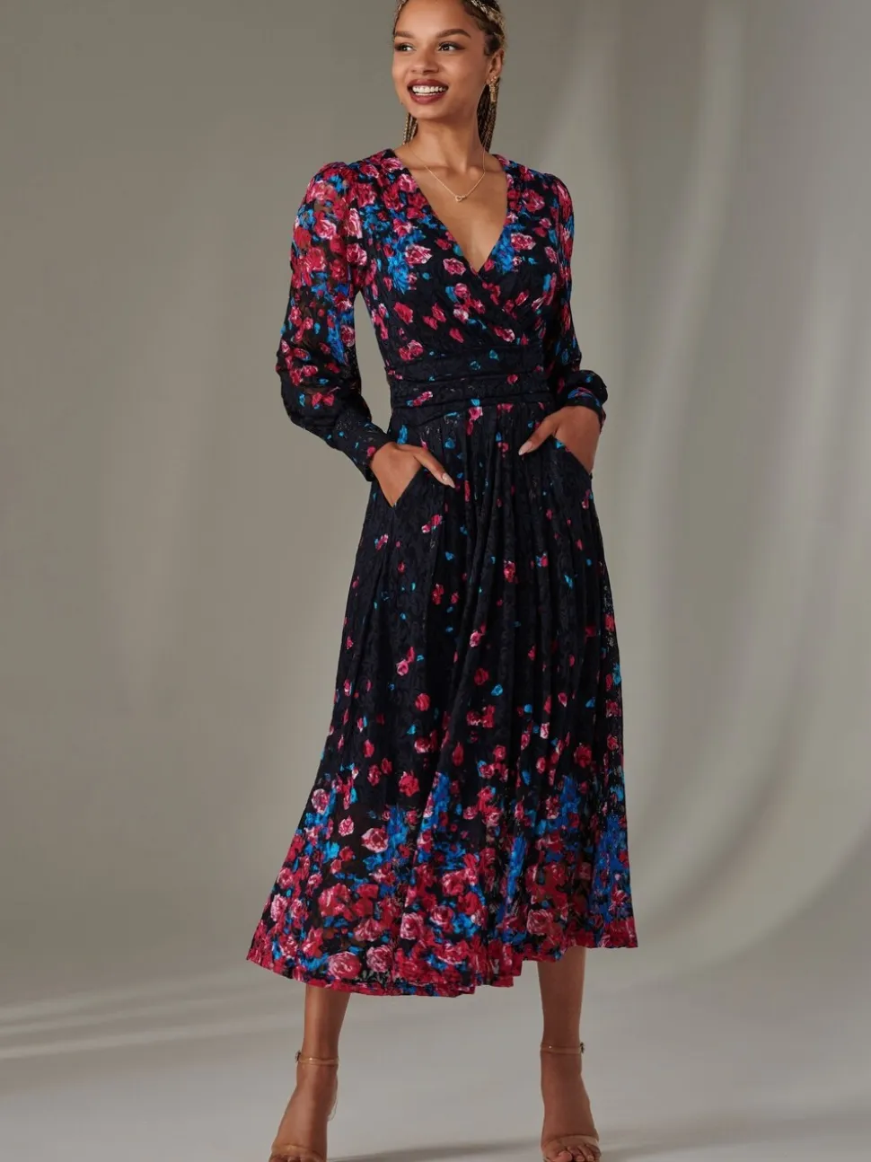 Roze - Jolie Moi Dalia lange kanten jurk met symmetrische print