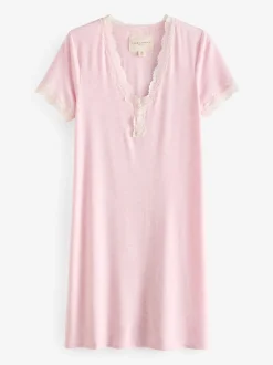 Roze - Laura Ashley nachthemd van Modal met kanten rand