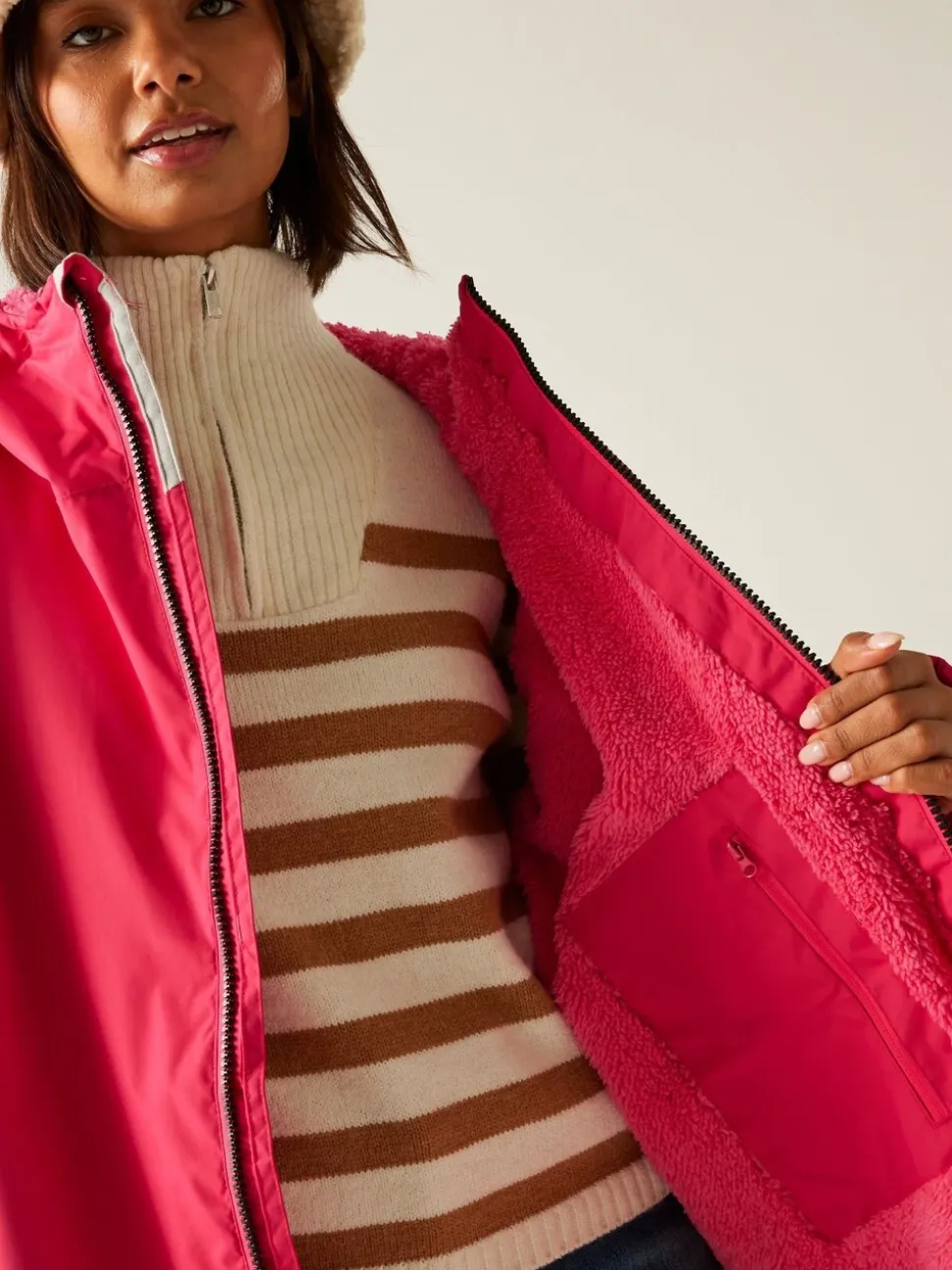 Roze - Regatta - Waterdichte omkleedjas voor volwassenen