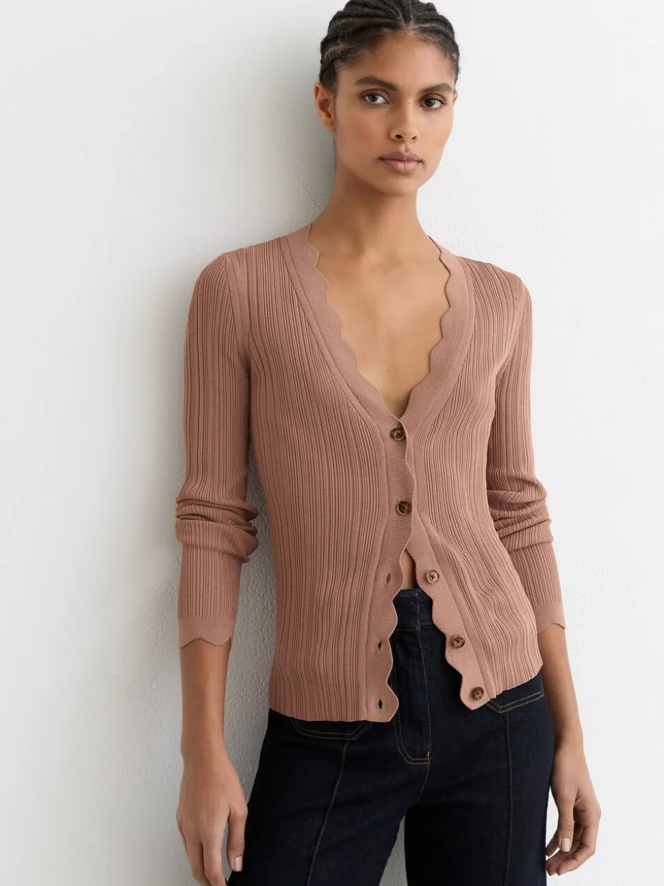 Roze - Reiss Vinny Rib-Knit Scallop-Trim Cardigan