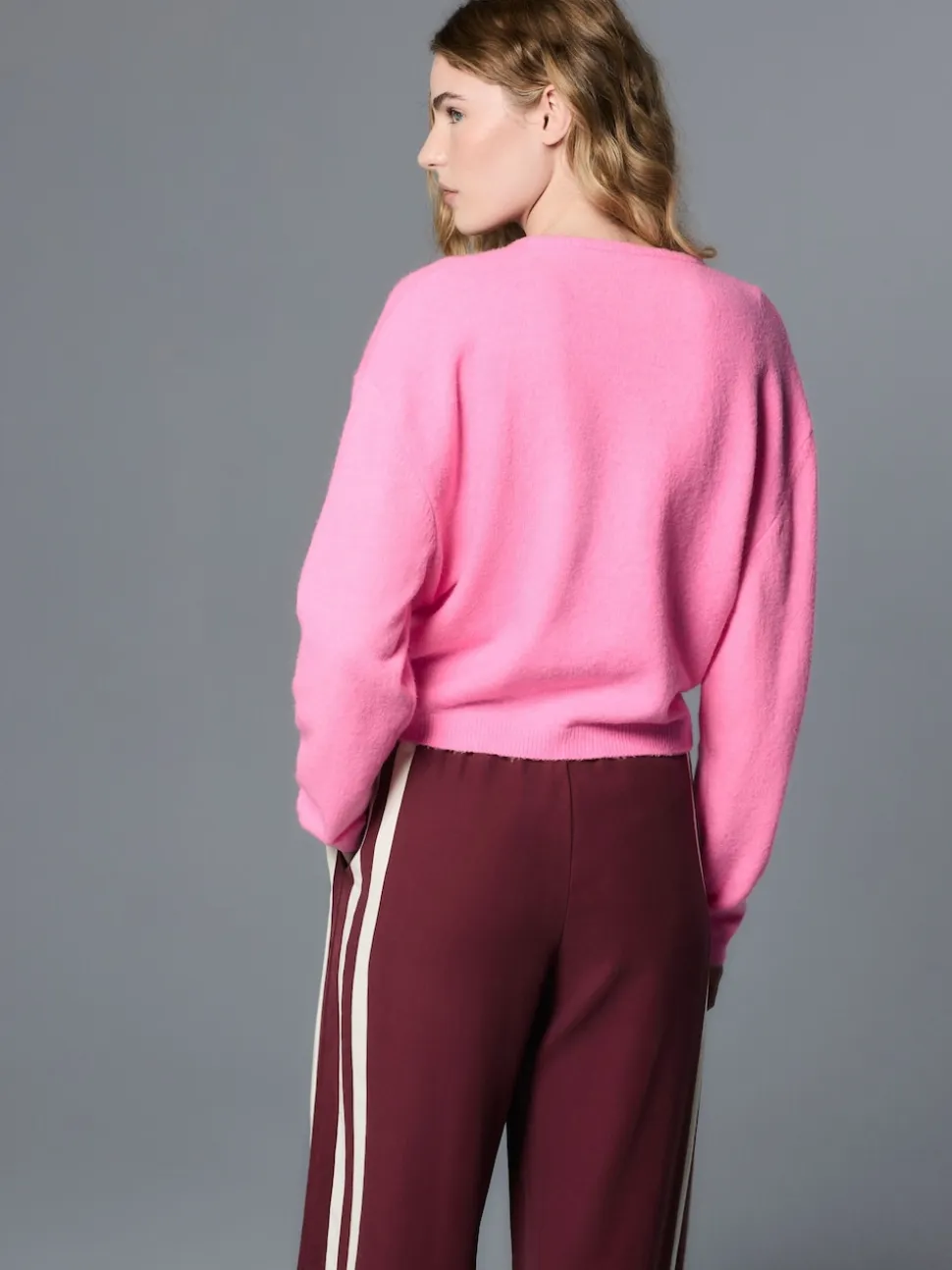 Roze bloemetjes - Gebreid vest met ronde hals