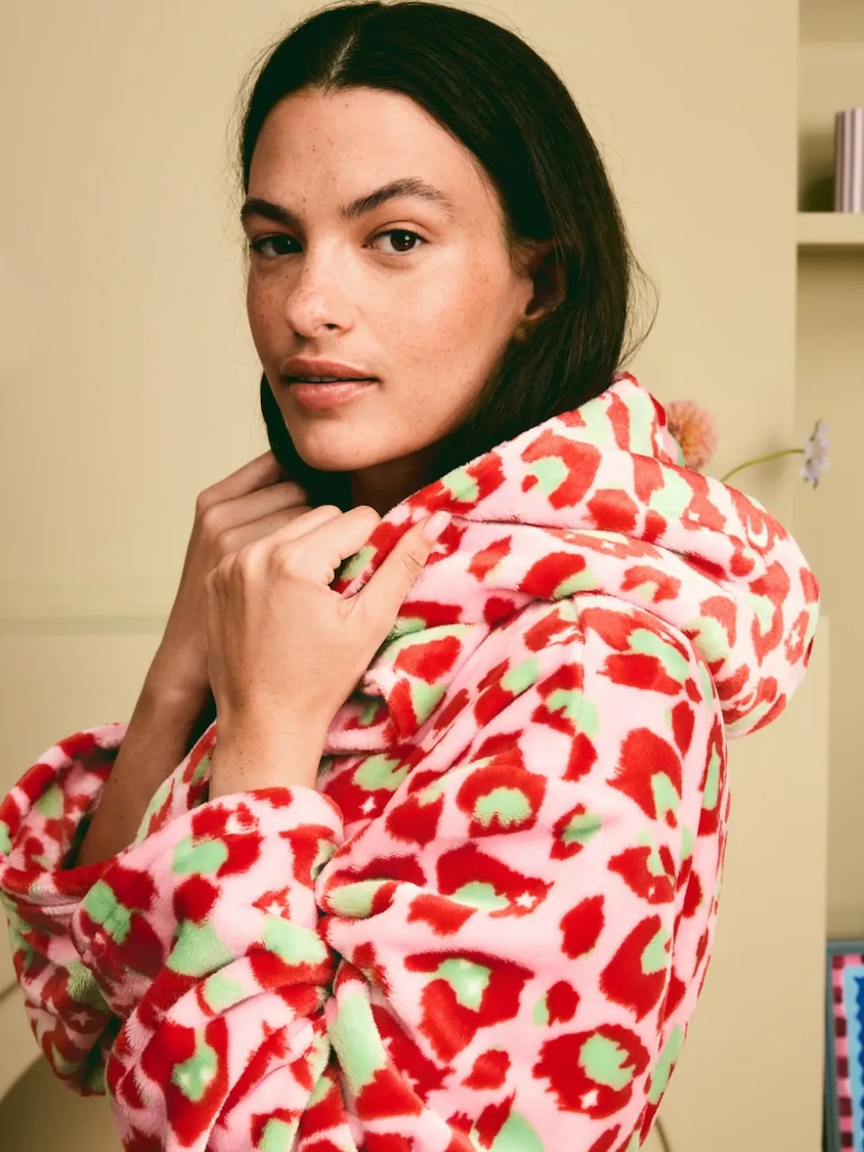 Roze met groen - Eleanor Bowmer Leopard Print Fleece Robe