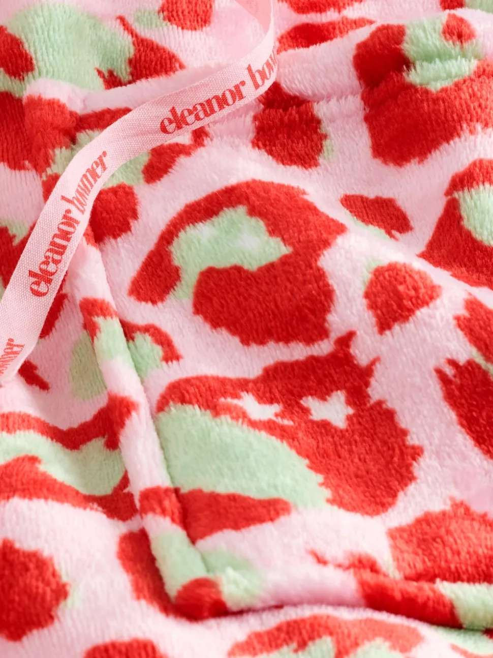 Roze met groen - Eleanor Bowmer Leopard Print Fleece Robe
