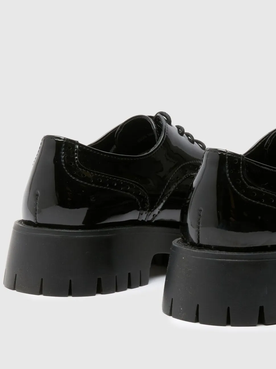 Schuh Laina Chunky Patent Brogues