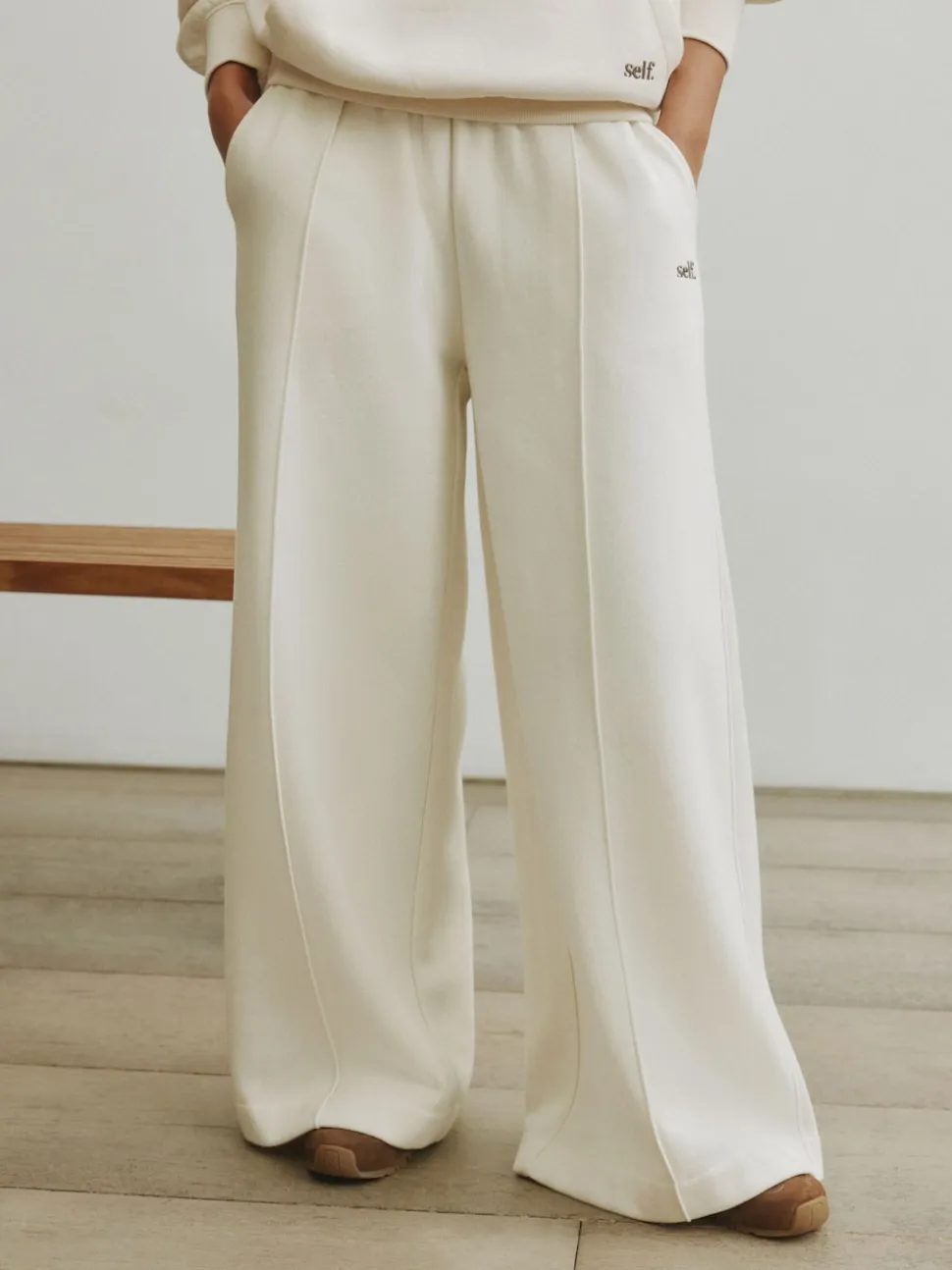 self. joggingbroek met wijde pijpen