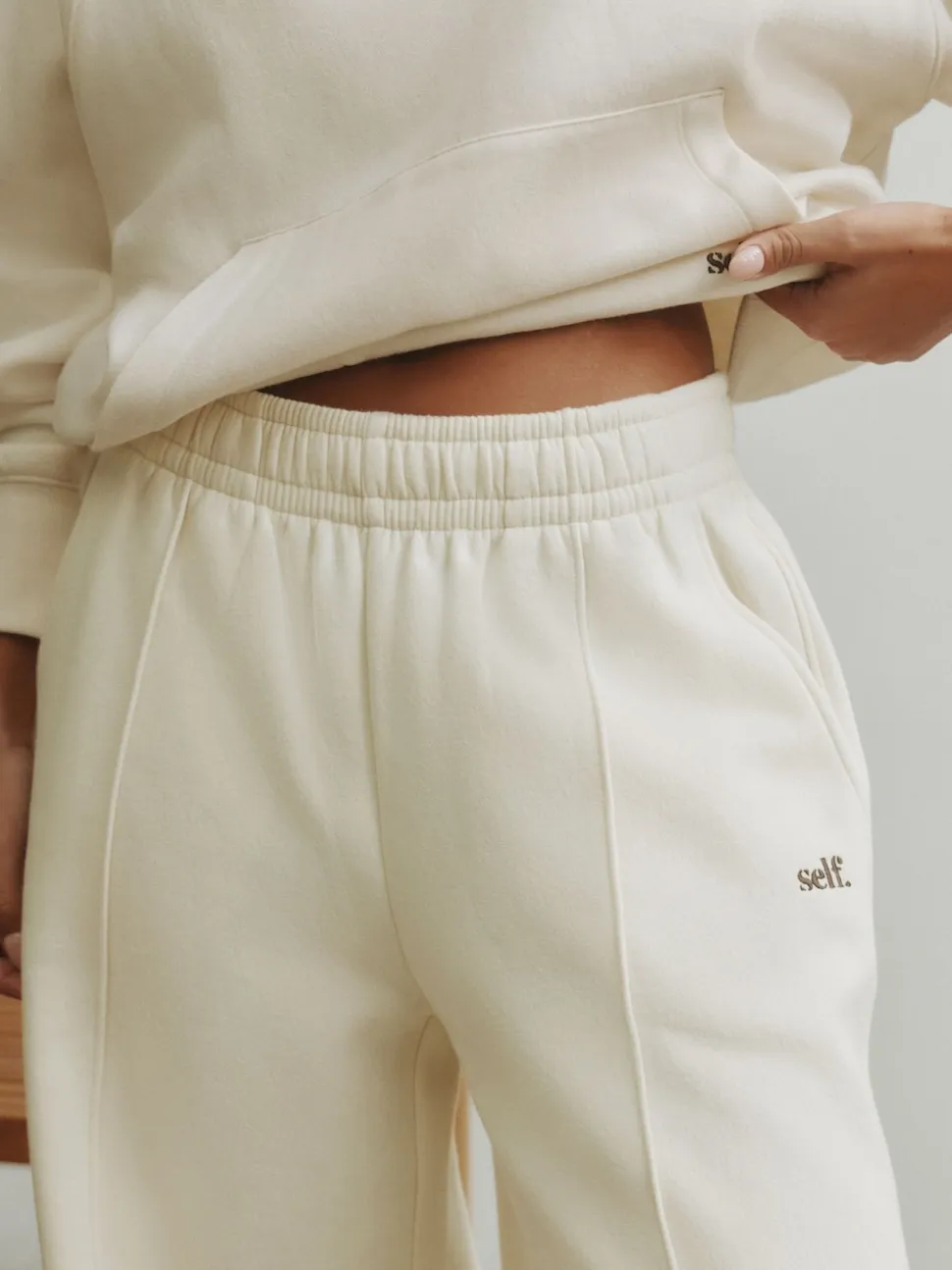 self. joggingbroek met wijde pijpen