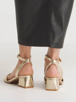 Simply Be Minimalistische schoenen met lage blokhak