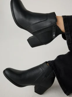 Skechers Taxi Ankle Boots