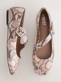 Slangenprint - Forever Comfort® Asymmetric Mary Jane Shoes