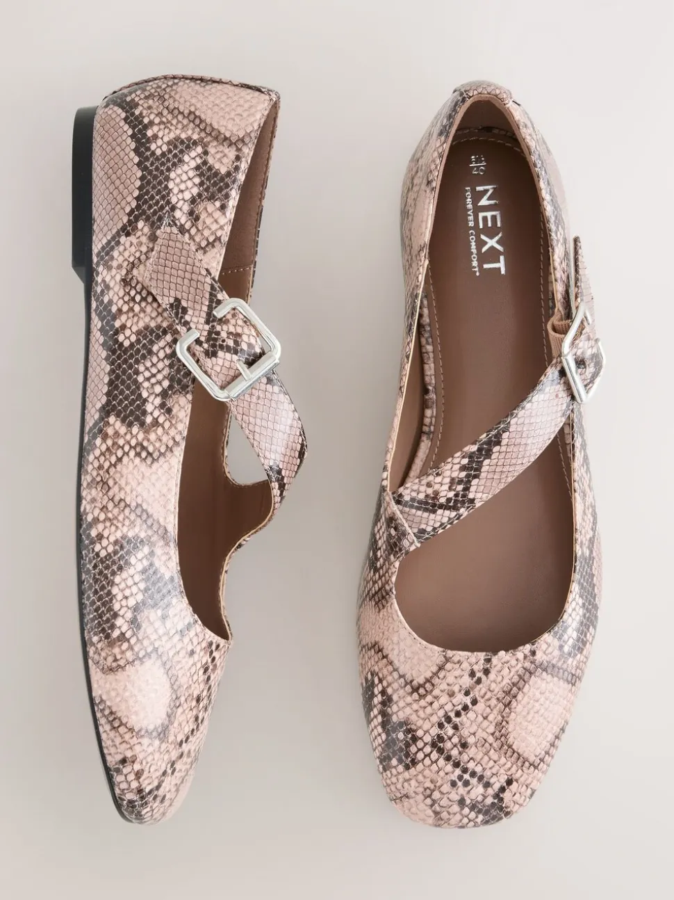 Slangenprint - Forever Comfort® Asymmetric Mary Jane Shoes