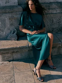 Smaragdgroen - Textured Satin Short Sleeve Twist Front Midi Dress