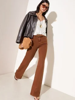 TABAKBRUIN - Friends Like These X Lucy Mecklenburgh alledaagse jeans met wijde pijpen