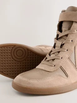 Taupe - Forever Comfort® sneakers met sleehak en veters