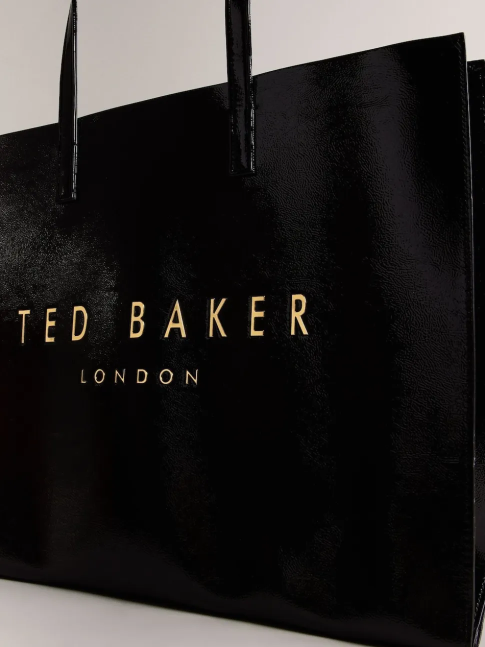 Ted Baker Crikon extra grote iconische tas met kreukeffect