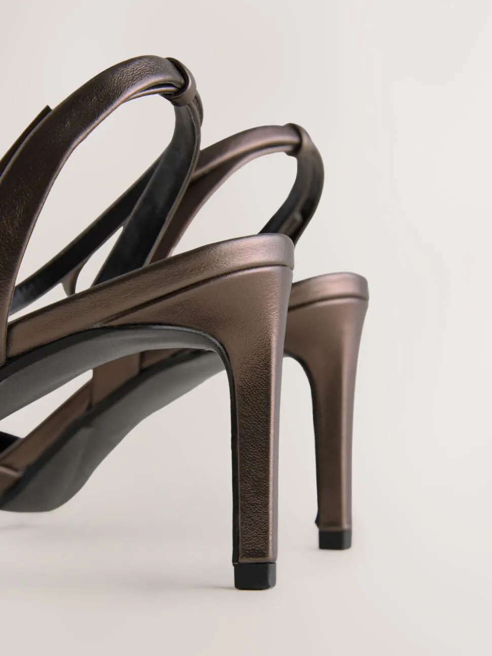 Tin - Premium leren sandalen met peeptoe en hak