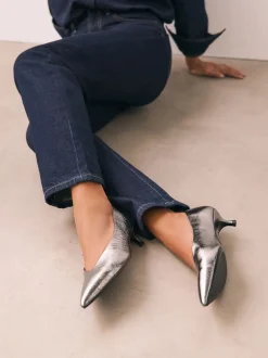 Tin - Puntige lage naaldhakken schoenen