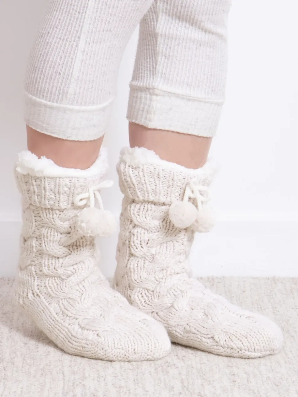 Totes Toasties Ladies Luxury Chunky Knit Slipper Socks