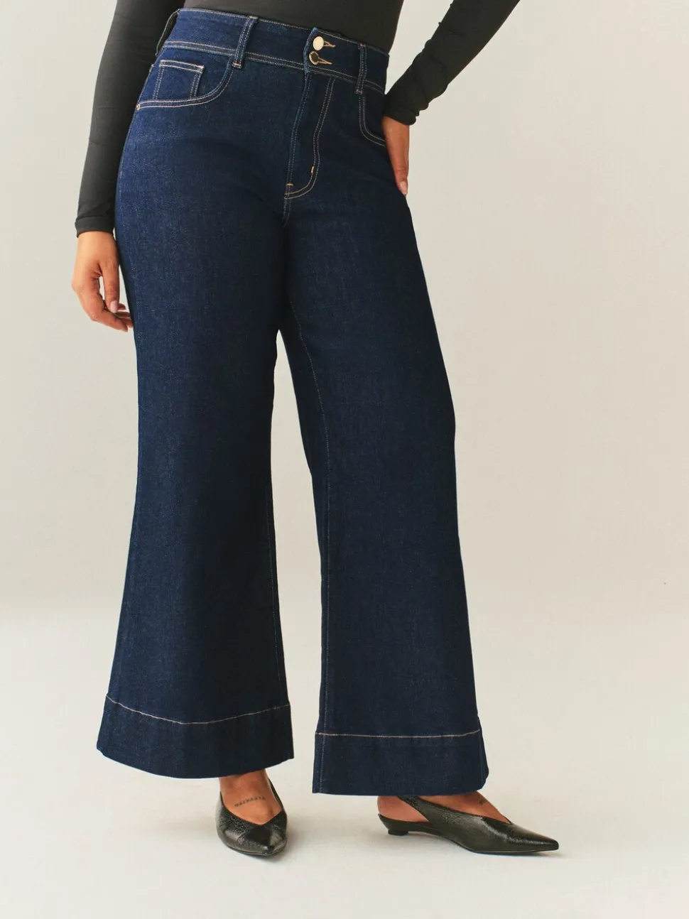 Wassing - Zandloperjeans met stretchy, hoge taille en wijde pijpen