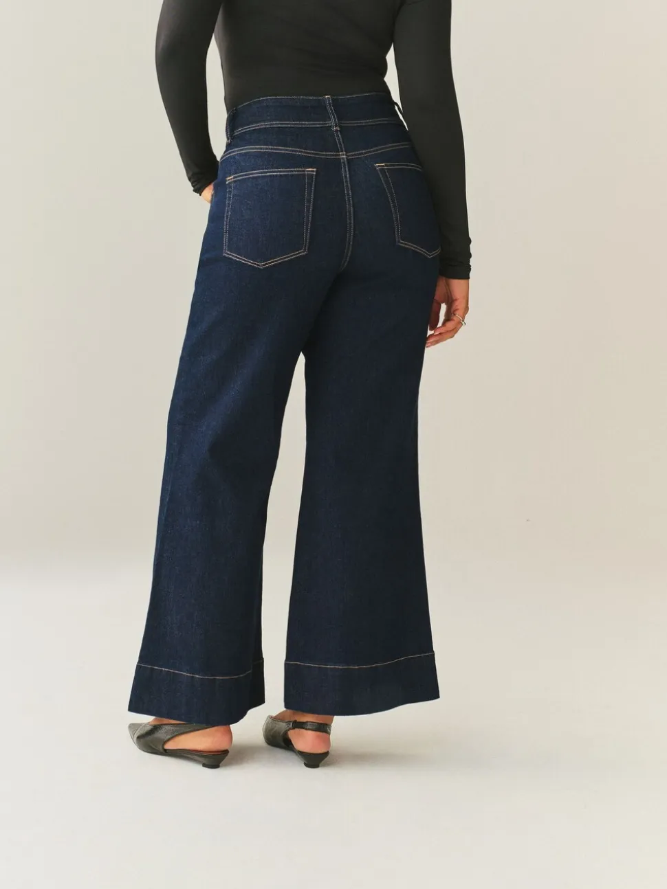 Wassing - Zandloperjeans met stretchy, hoge taille en wijde pijpen