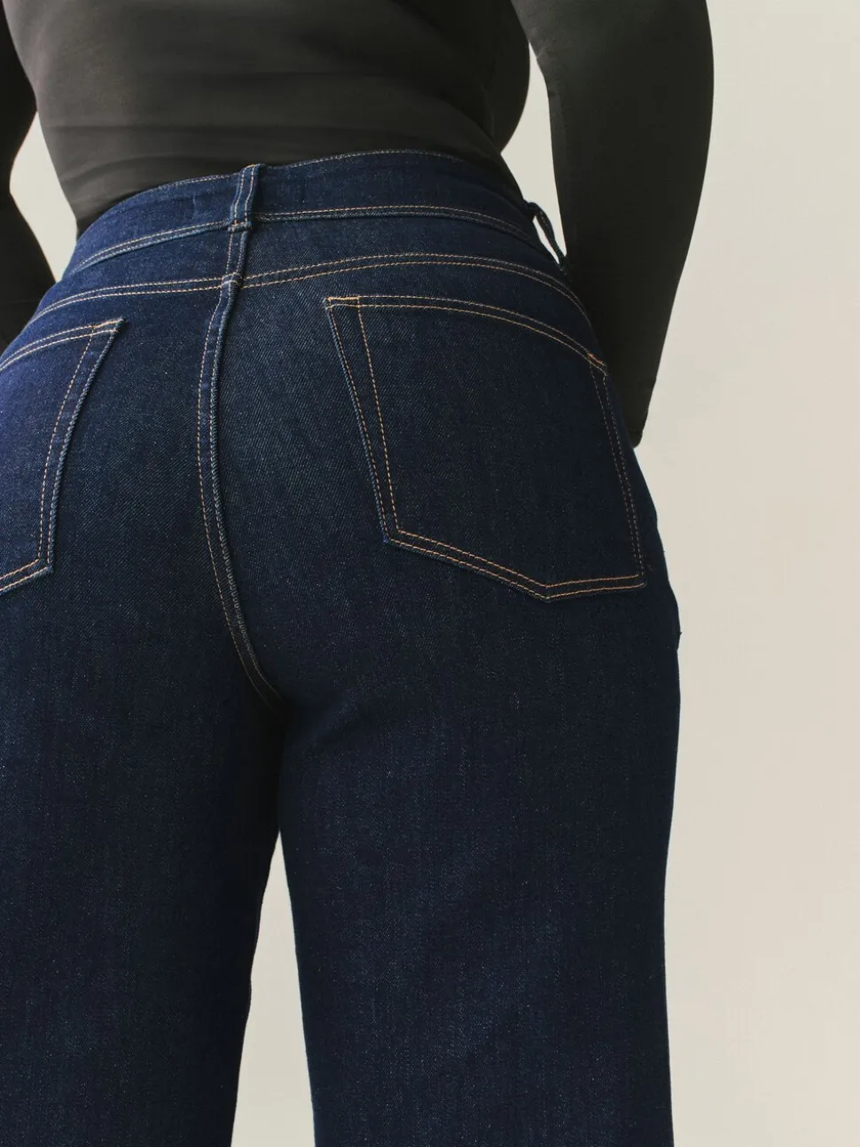 Wassing - Zandloperjeans met stretchy, hoge taille en wijde pijpen