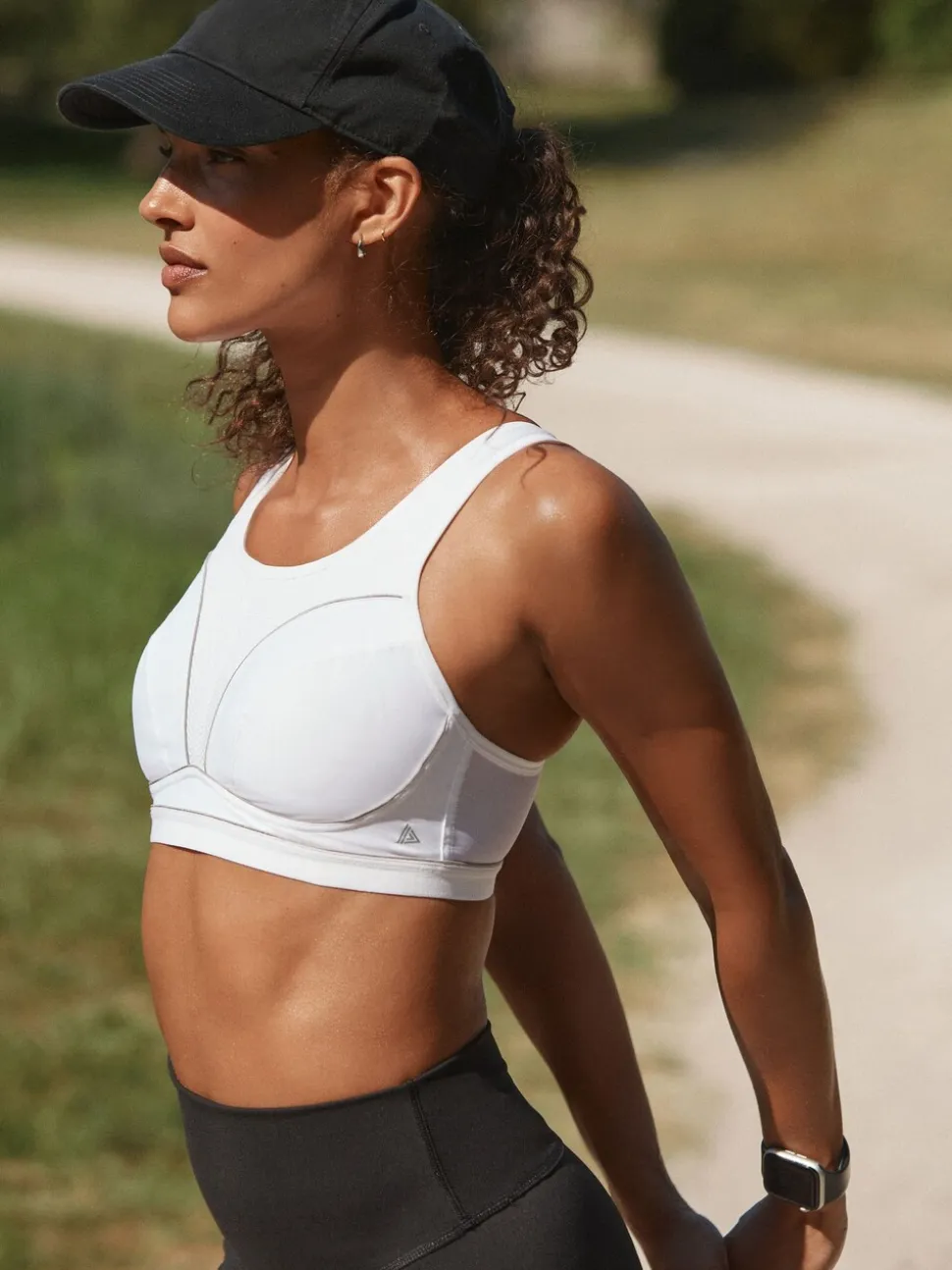 Wit - B-G Active Sports hoge impact Dry Tech beha zonder vulling