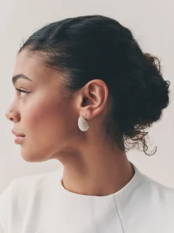 Wit - Bruidsoorknopjes met traanvormig pareleffect