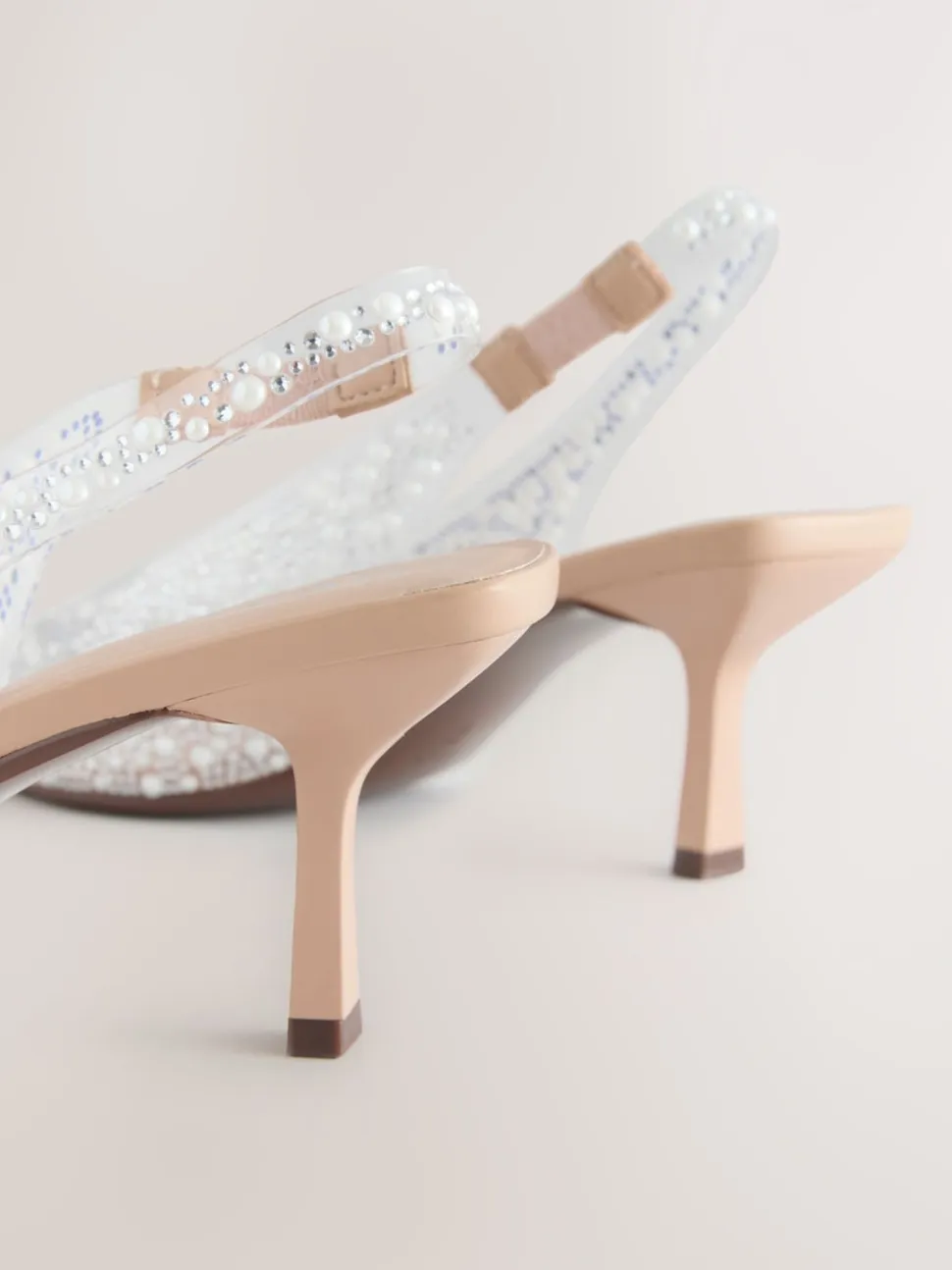 Wit - Forever Comfort® puntige slingback-hakken met vinyl en sierstenen